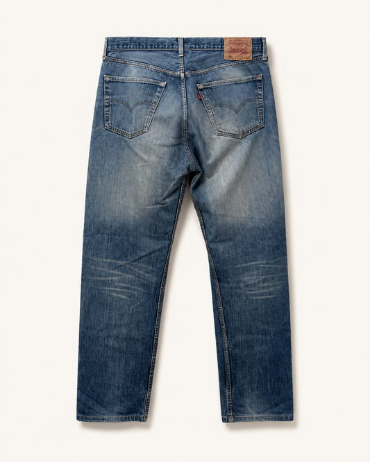 Vintage Levi's 501 | Mid Wash | W38 L36
